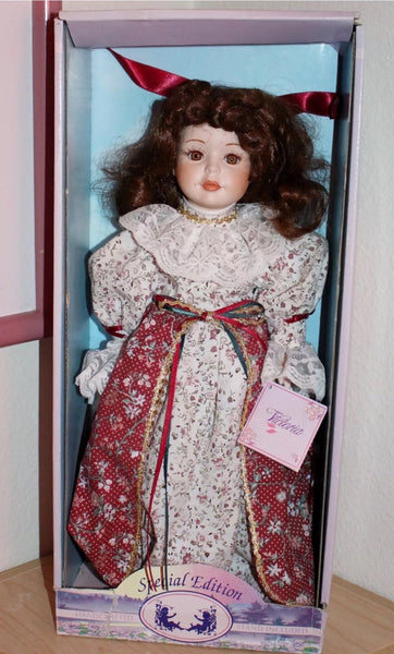 Collectible Royal Heirloom Porcelain Doll Victoria Special Edition