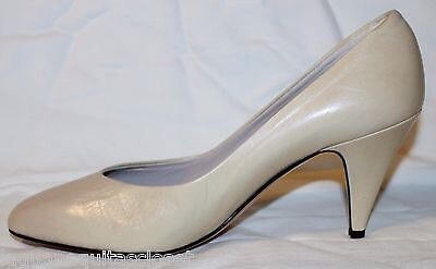 CHANTAL Leather Pumps Nude Size 8.5 AA Narrow