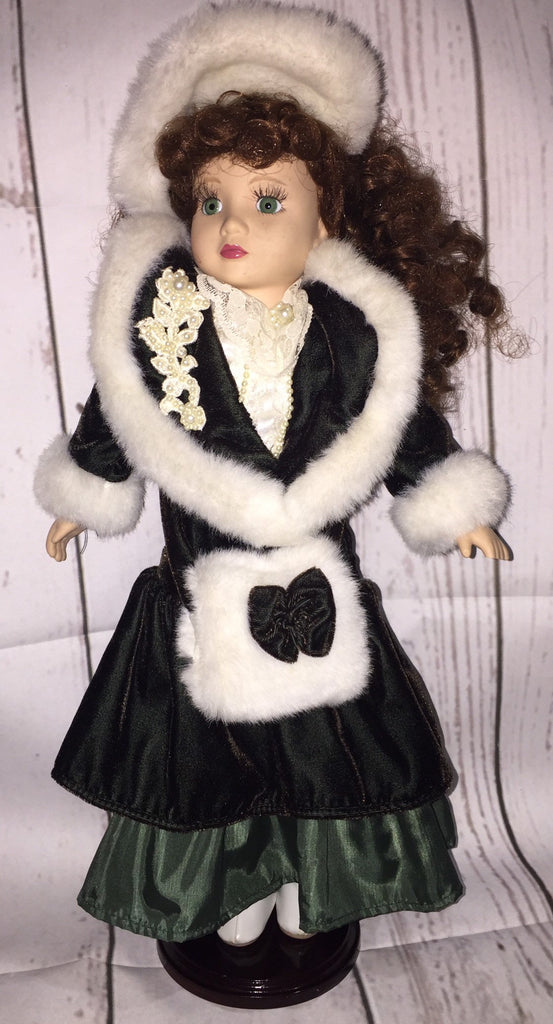 Vintage Victorian Porcelain Doll in a Green Dress Christmas Holiday Do La Guanaquita's Closet Vintage Victorian Porcelain Doll in a Green Dress Christmas Holiday Do La Guanaquita's Closet