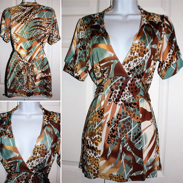 True Light USA Blouse Top with Animal Print Size L