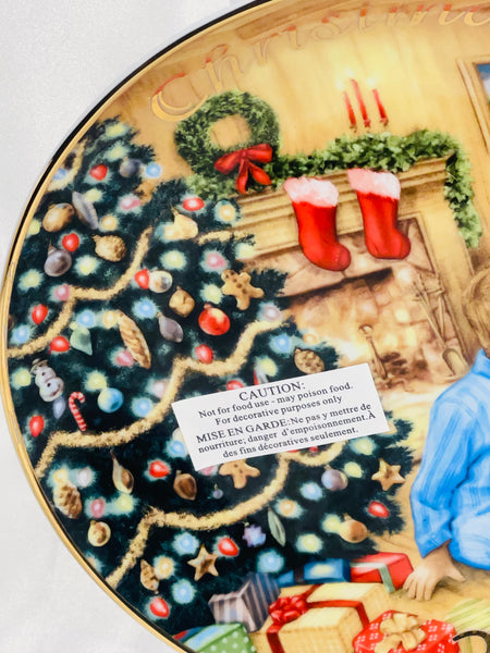 Christmas Plate Avon  2009 “A Gift to Remember“