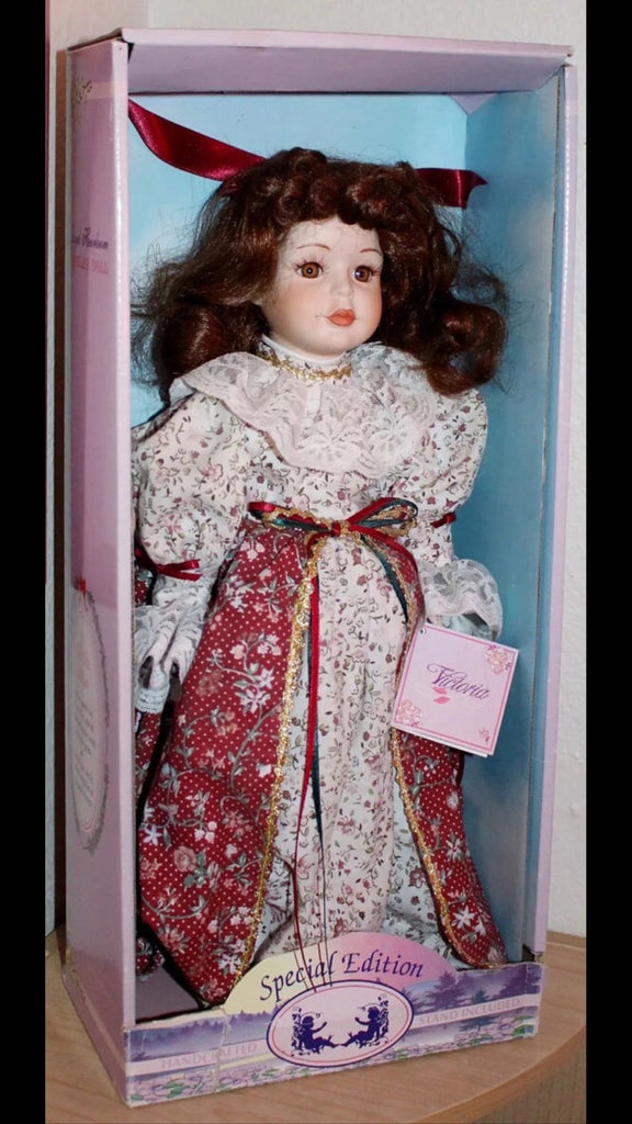 Vintage Collectible Royal Heirloom Porcelain Doll Victorian Special Edition